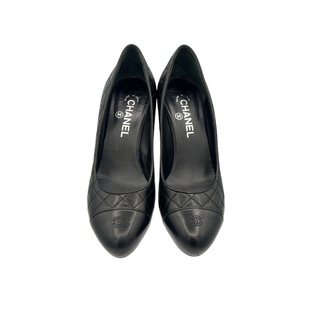 CHANEL Black Quilted Leather Pointed Toe Pumps